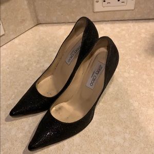Barely worn Jimmy Choo pumps in perfect condition. Beautiful and classy!